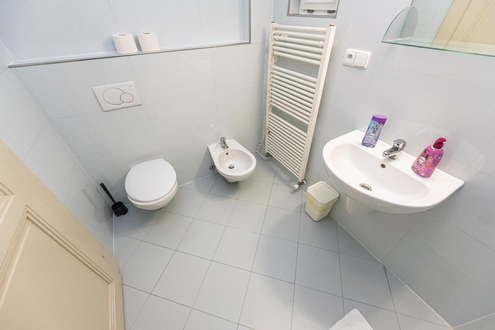 Jiriho Z Podebrad Apartments Прага Екстериор снимка